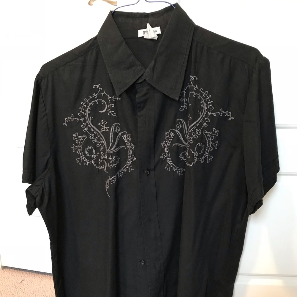 Buckle Men’s Short Sleeve Shirt
